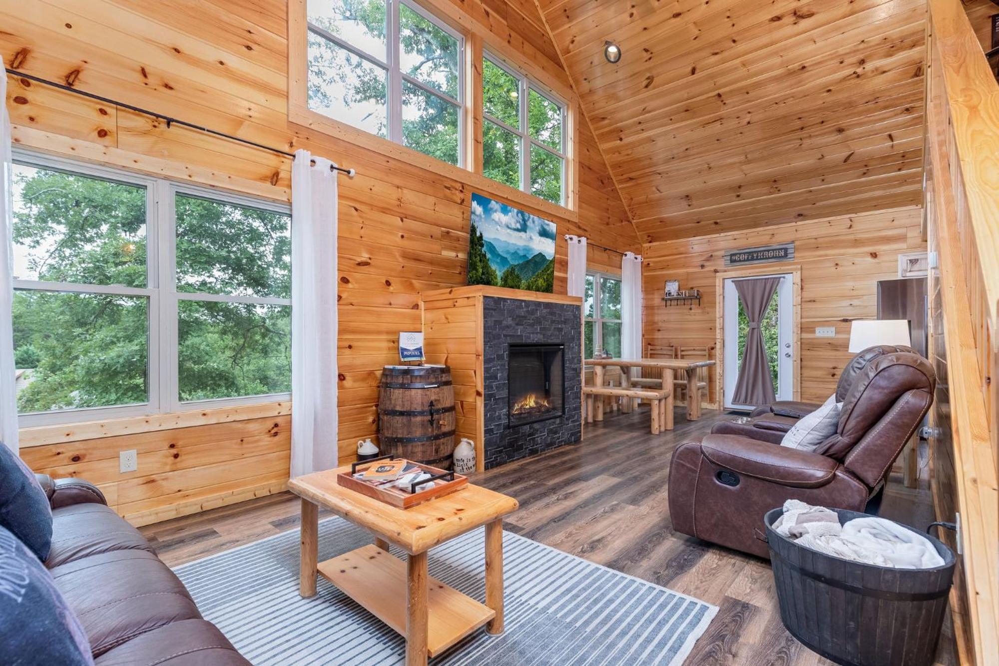 Fully Loaded Cabin In Heart Of Pigeon Forge Buitenkant foto