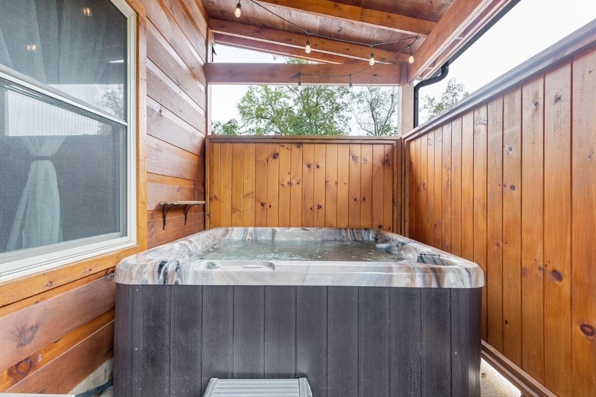 Fully Loaded Cabin In Heart Of Pigeon Forge Buitenkant foto