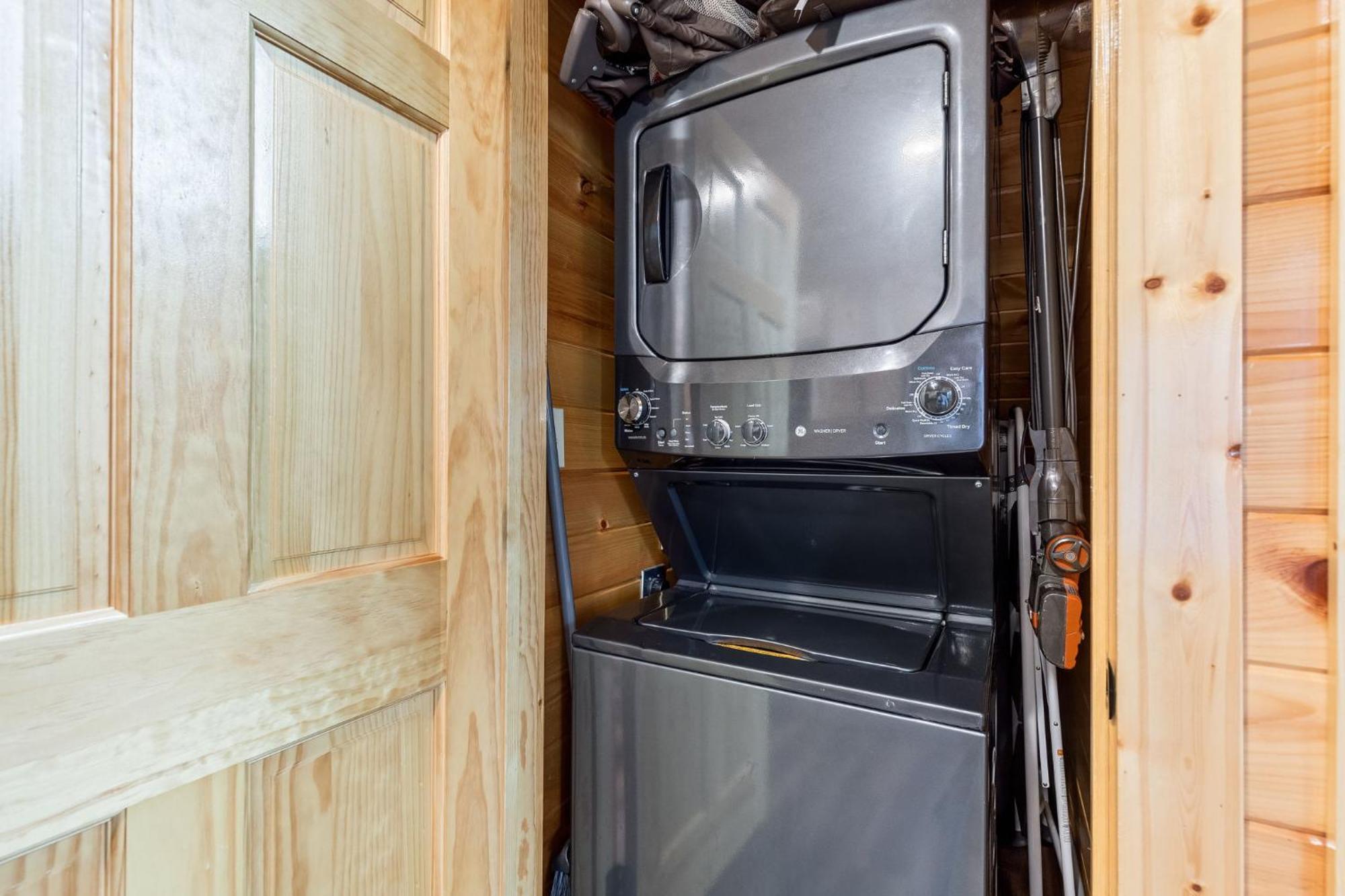 Fully Loaded Cabin In Heart Of Pigeon Forge Buitenkant foto